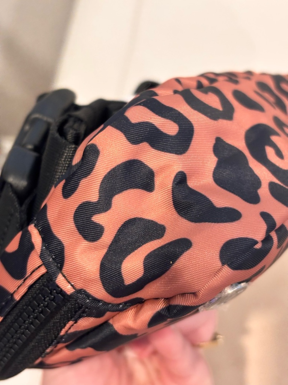 Lululemon ‘Leopard Shift Midi Desert’ Everywhere Belt Bag NWT - Picture 7 of 10